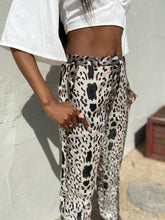 Load image into Gallery viewer, Chic Pink Leopard
